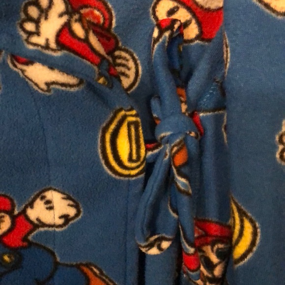 Super Mario Nintendo Belted Robe - Picture 6 of 8